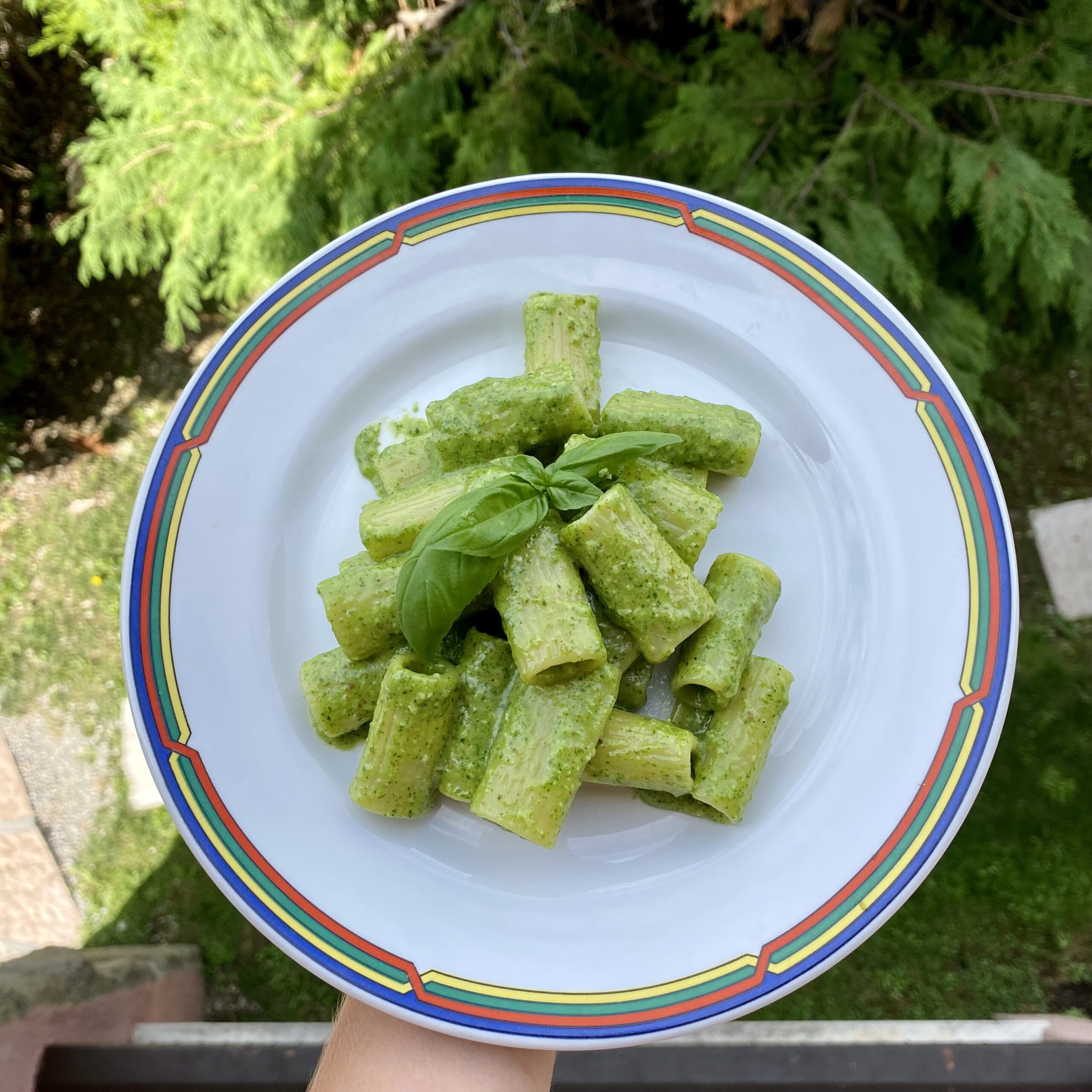 Pesto mit Basilikum und Mandeln