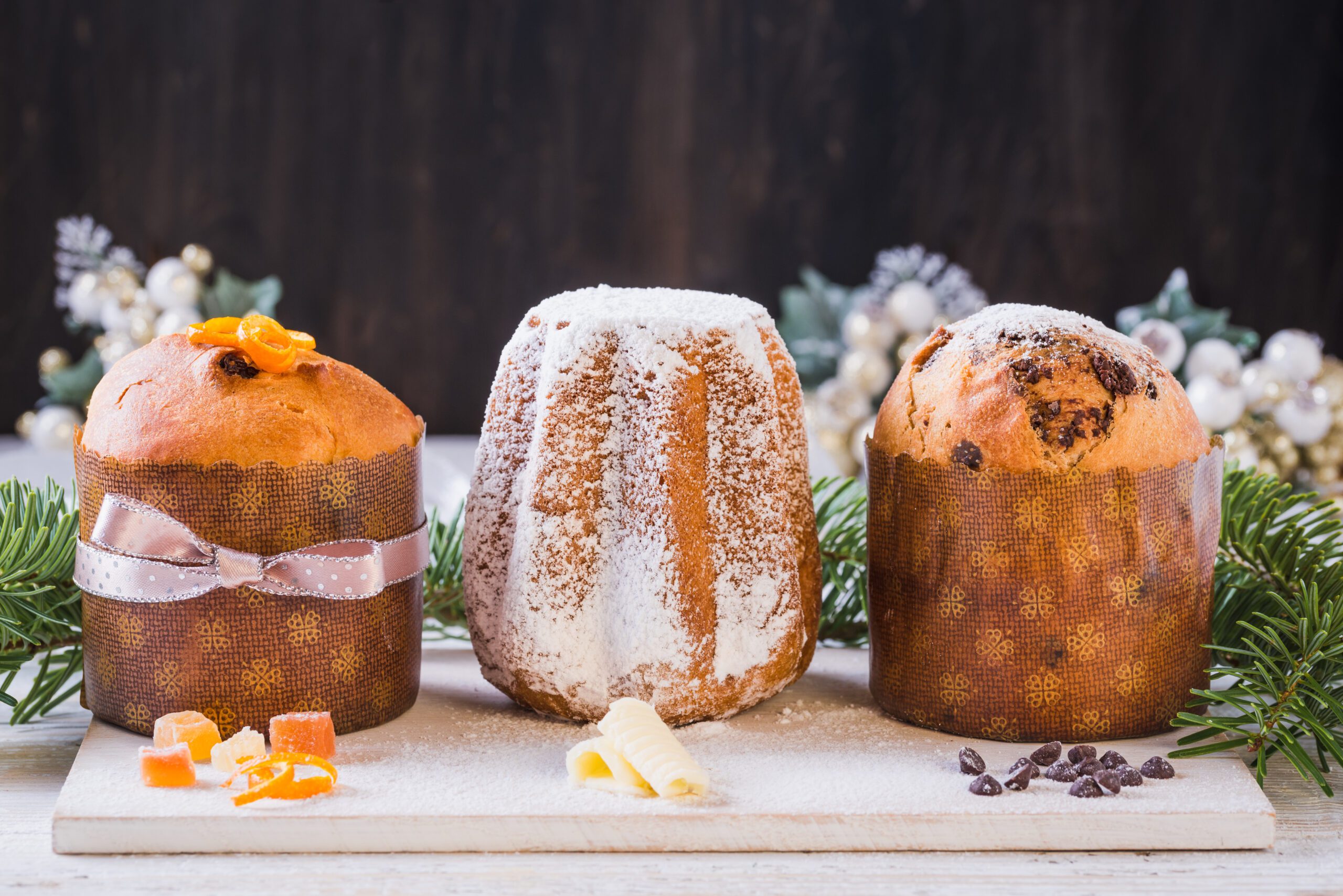 Italienische Weihnachtskuchen Panettone und Pandoro